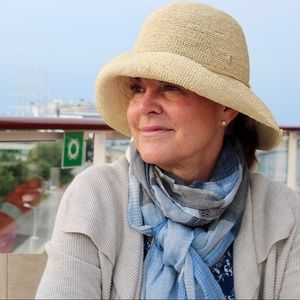 Meet your Posher, Suzanne